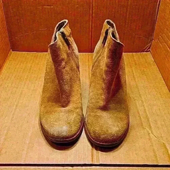 Womens Lucky Brand Taupe Suede Wedges Size 8.5 - Picture 1 of 7